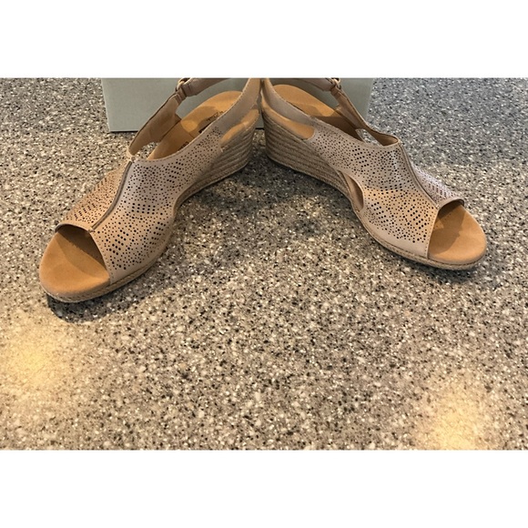 Clark’s LaFley Rosen Wedge Heels - Picture 2 of 3